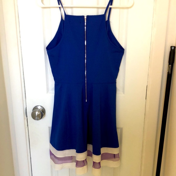 Robe - Picture 3 of 4